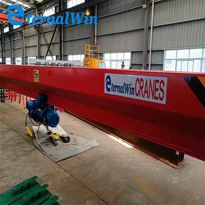 Op maat gemaakte single girder overhead kraan machine met hoge sterkte staalconstructie en elektrische stroom